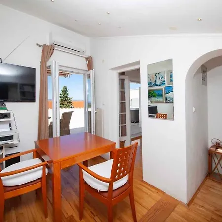 Dada-apartman Dada * Makarska